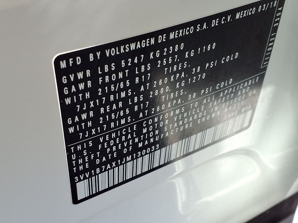 Thumbnail: 2018 Volkswagen Tiguan - 17