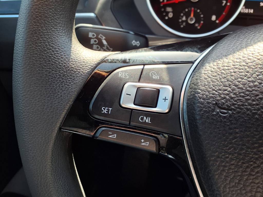 Thumbnail: 2018 Volkswagen Tiguan - 23