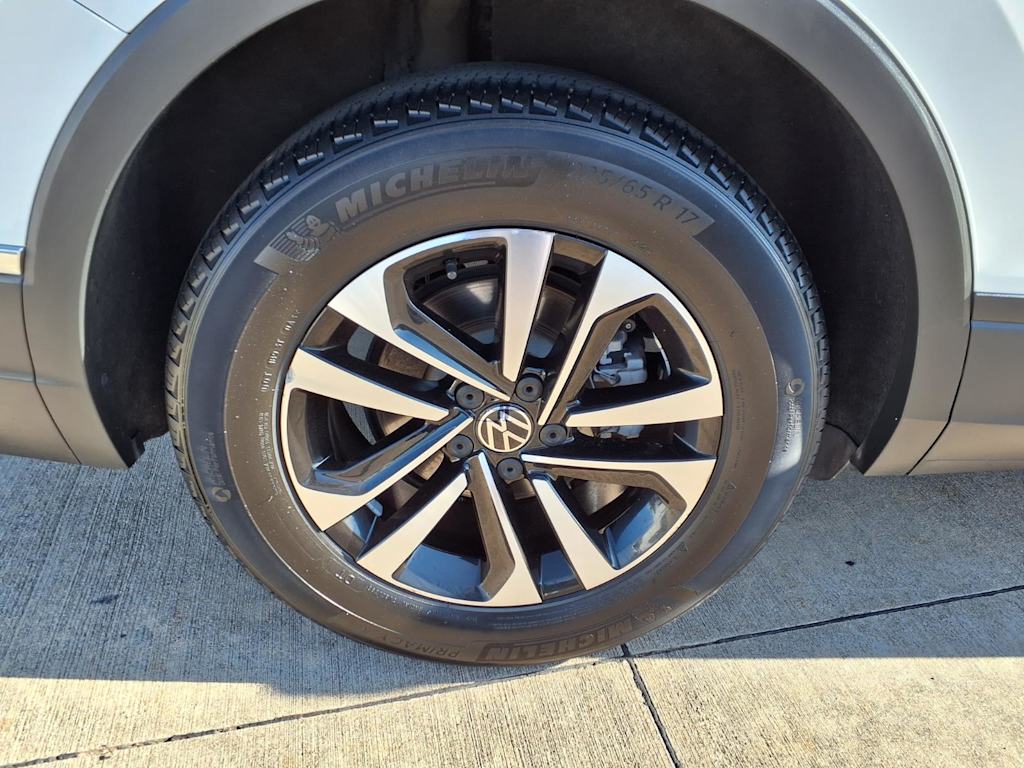 Thumbnail: 2022 Volkswagen Tiguan - 7
