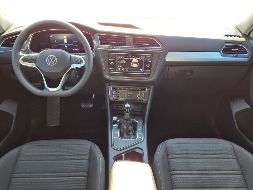 Thumbnail: 2022 Volkswagen Tiguan - 8