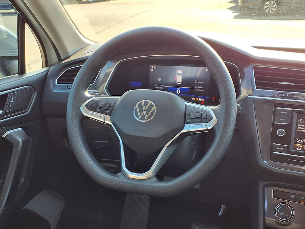 Thumbnail: 2022 Volkswagen Tiguan - 12