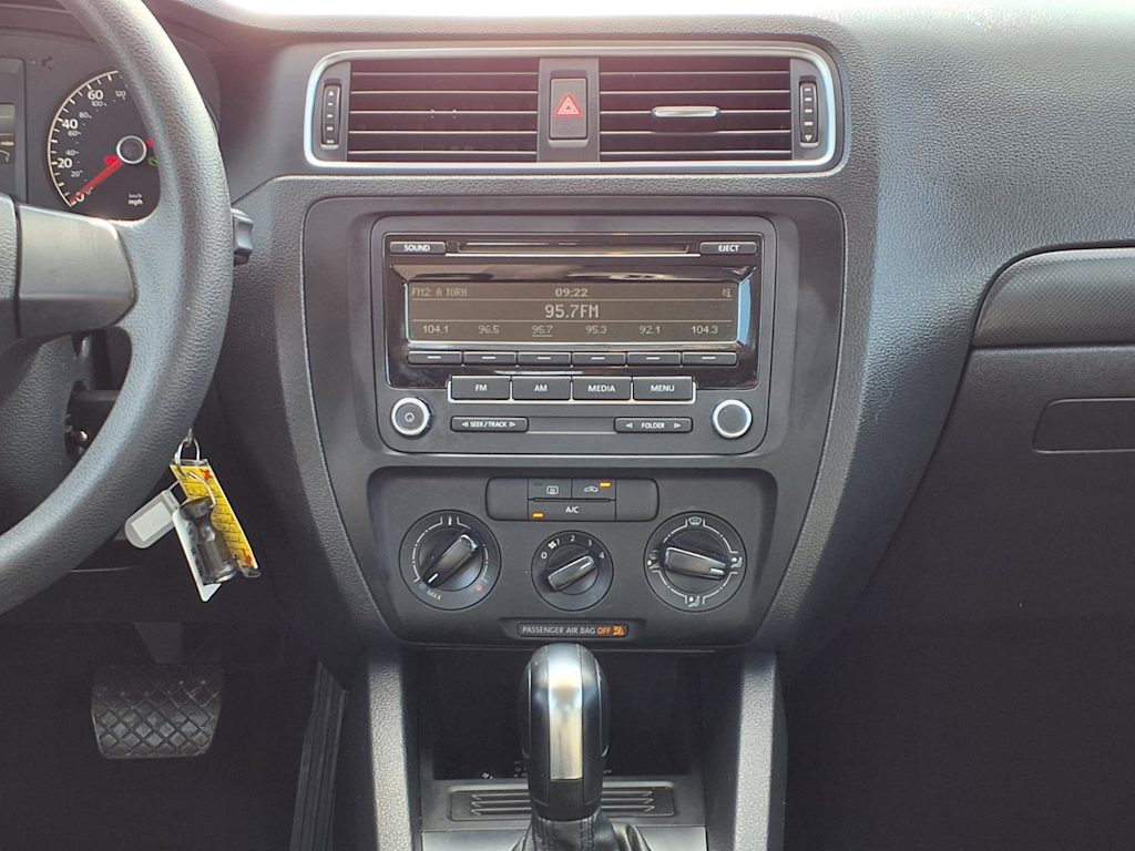 Thumbnail: 2014 Volkswagen Jetta - 14