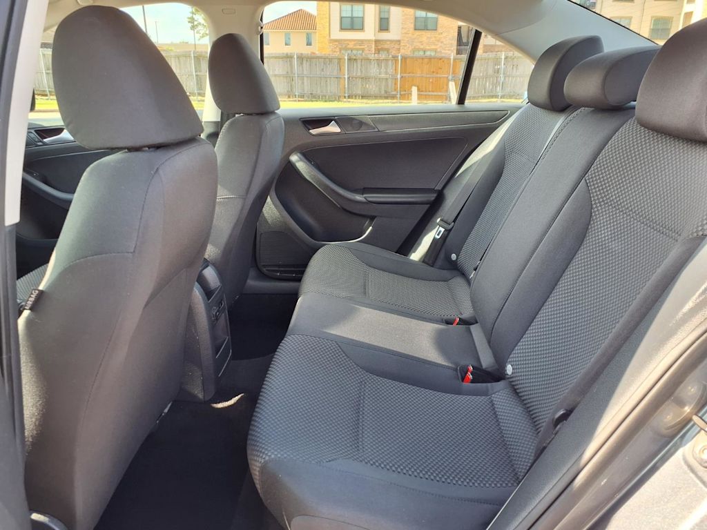 Thumbnail: 2014 Volkswagen Jetta - 12