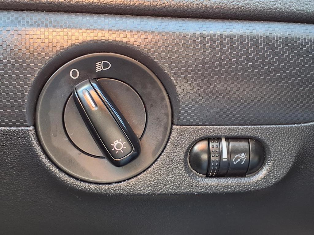 Thumbnail: 2014 Volkswagen Jetta - 20