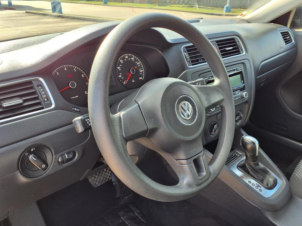 Thumbnail: 2014 Volkswagen Jetta - 2