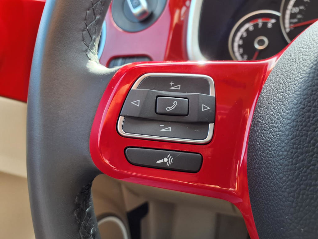 Thumbnail: 2014 Volkswagen Beetle - 22