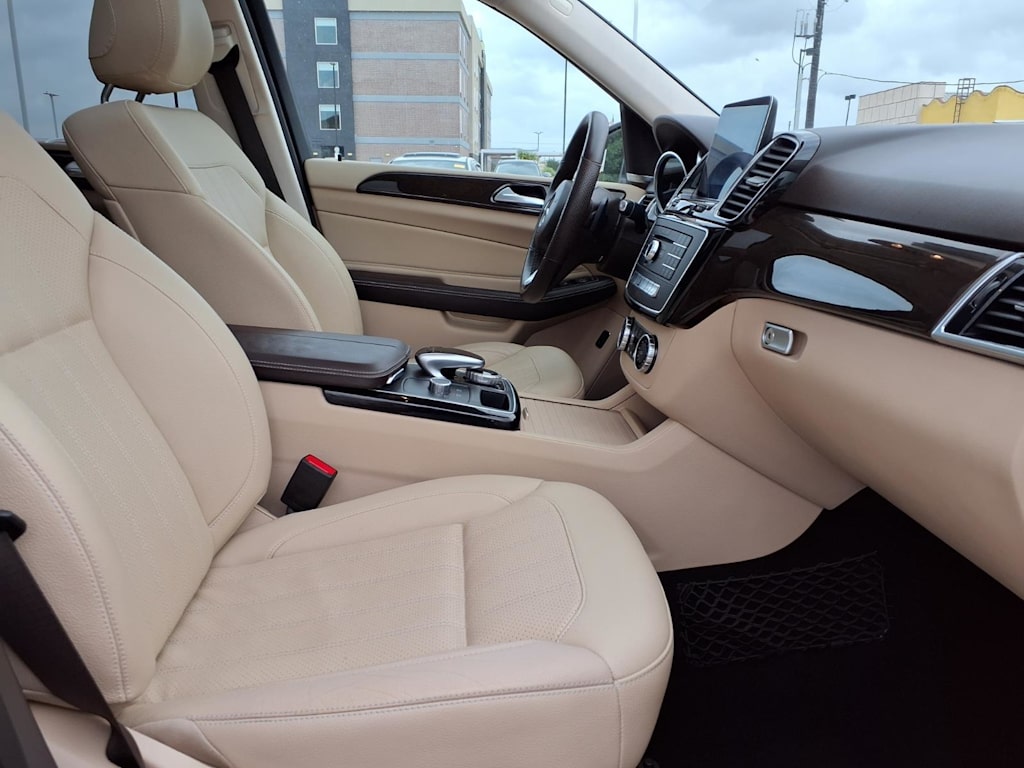 Thumbnail: 2017 Mercedes-Benz GLE - 19