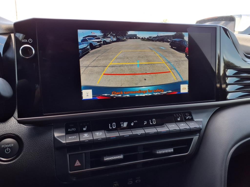2025 Toyota Camry XLE 16