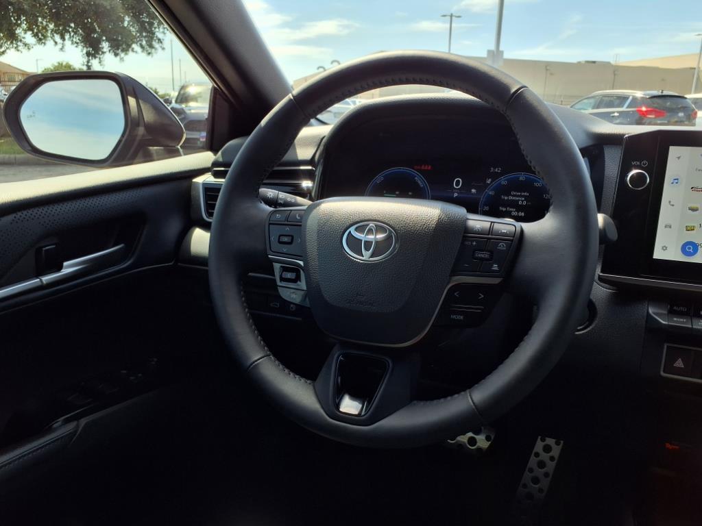 2025 Toyota Camry XLE 14