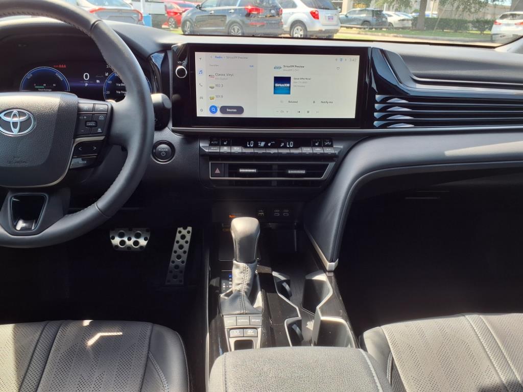 2025 Toyota Camry XLE 15