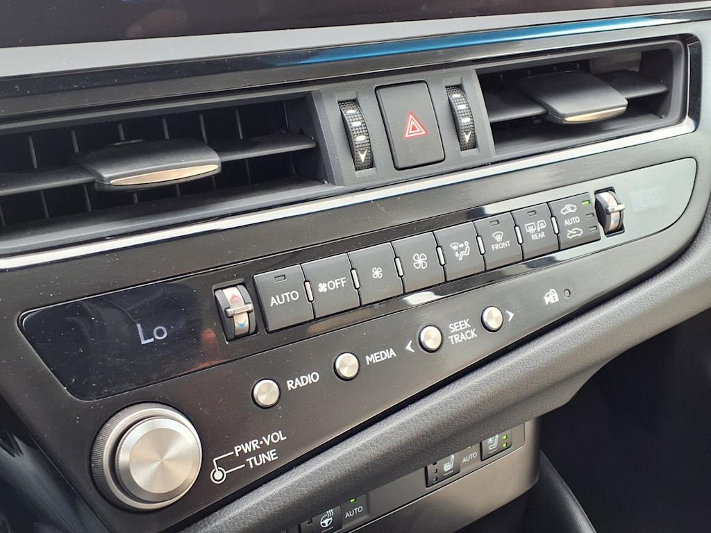 Thumbnail: 2024 Lexus ES - 22