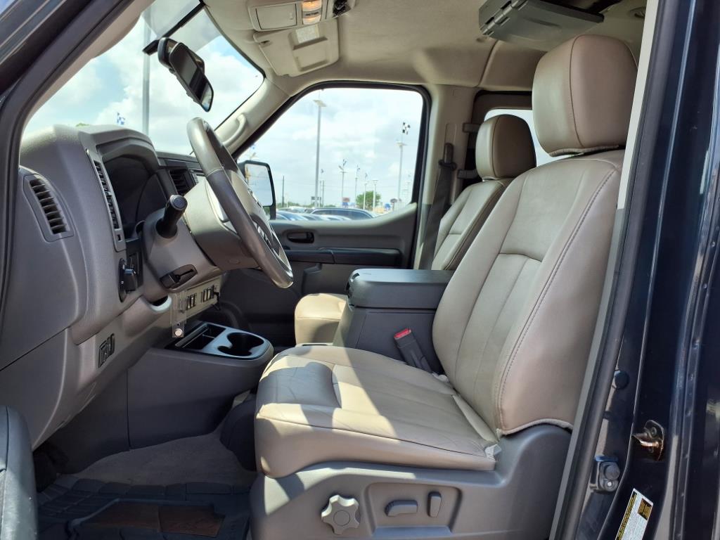 2016 Nissan NV 3500 S 11