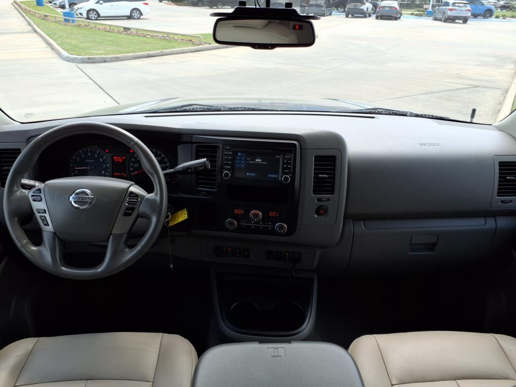 2016 Nissan NV 3500 S 10