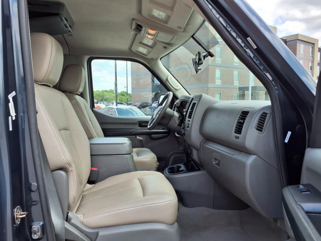 2016 Nissan NV 3500 S 12