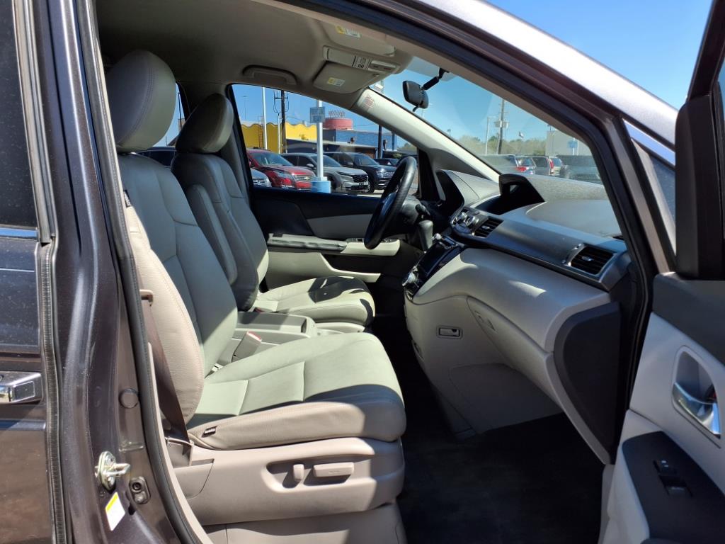 2016 Honda Odyssey EX 12