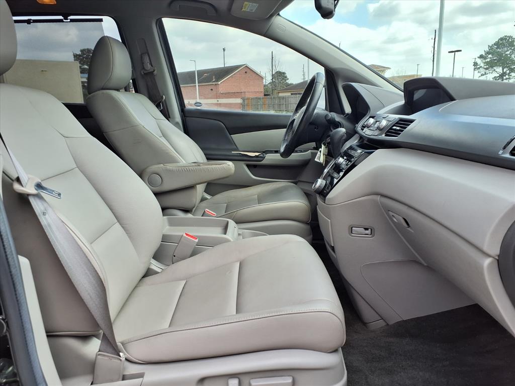 Thumbnail: 2013 Honda Odyssey - 18
