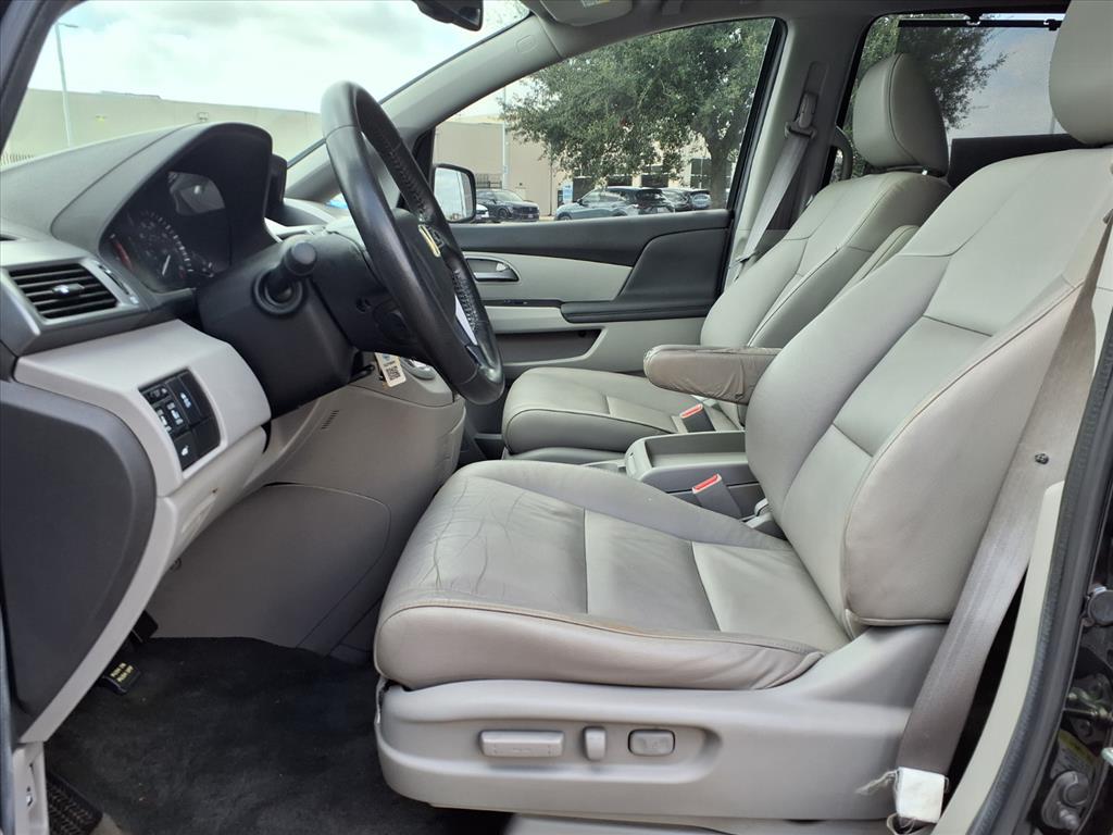 Thumbnail: 2013 Honda Odyssey - 10