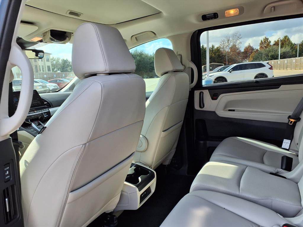Thumbnail: 2026 Honda Odyssey - 13