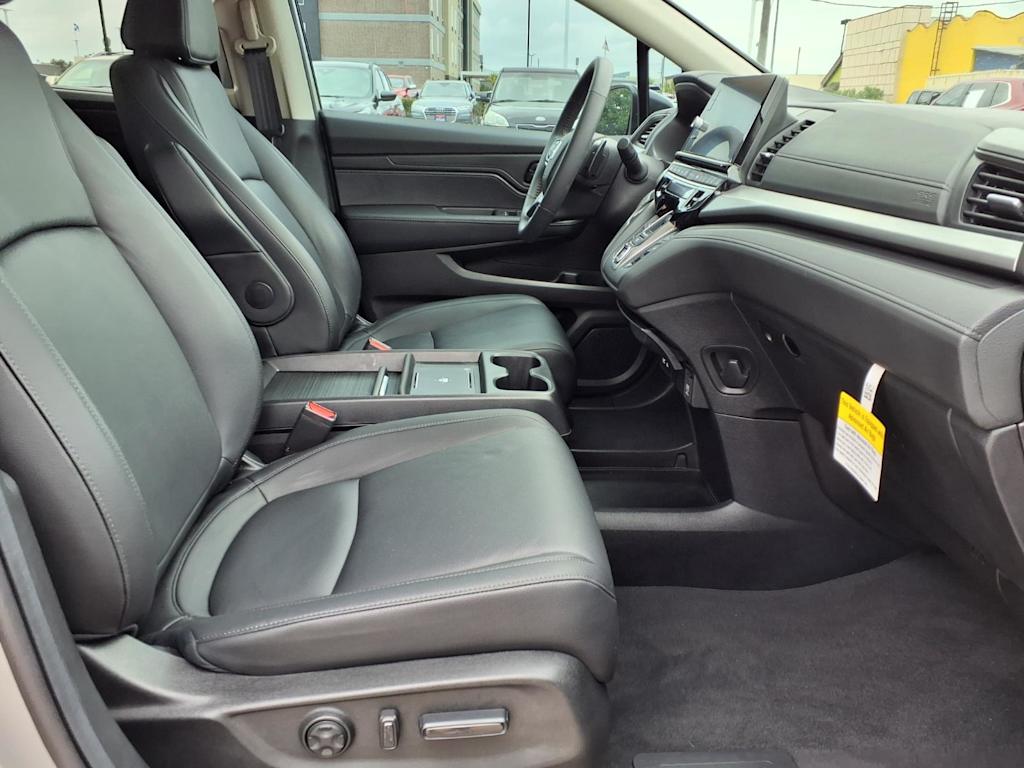 2026 Honda Odyssey EX-L - Photo 12