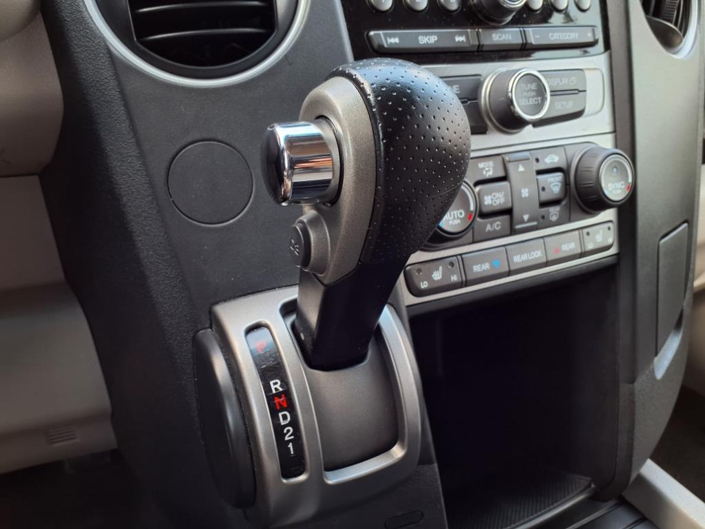 Thumbnail: 2012 Honda Pilot - 17