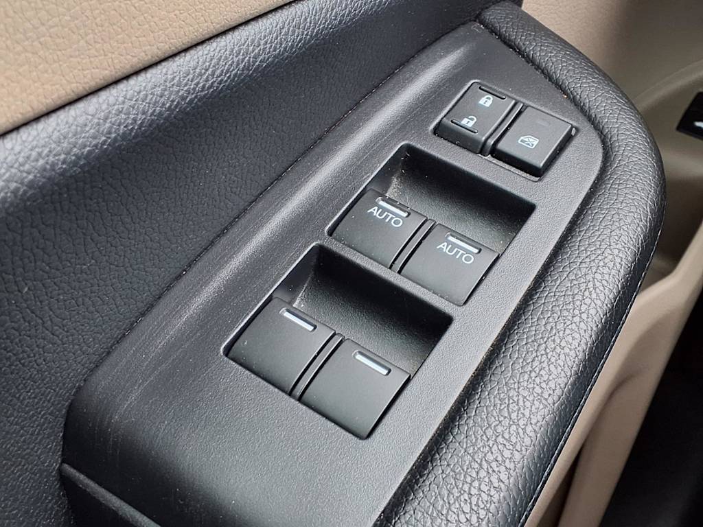Thumbnail: 2018 Honda Pilot - 25