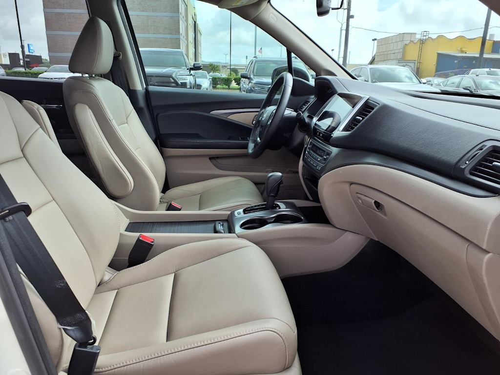 Thumbnail: 2018 Honda Pilot - 11