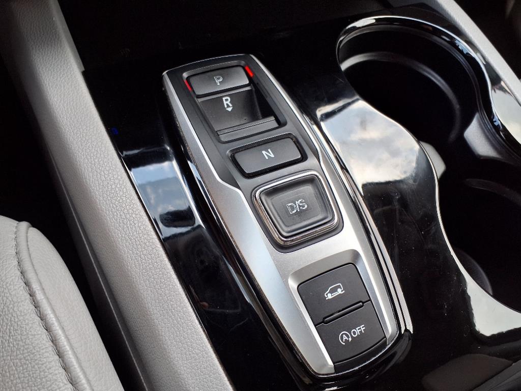 2017 Honda Pilot Elite 17
