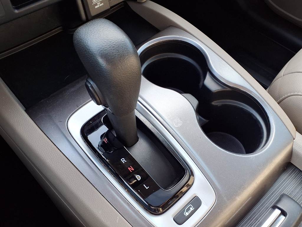 Thumbnail: 2016 Honda Pilot - 15