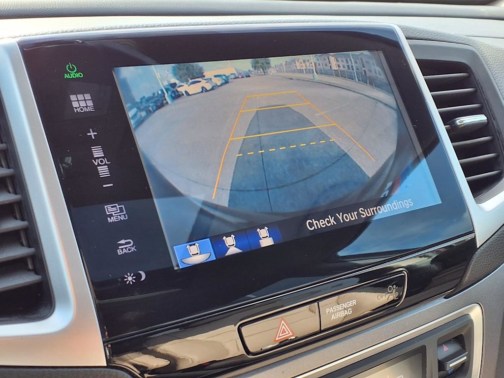 Thumbnail: 2016 Honda Pilot - 23