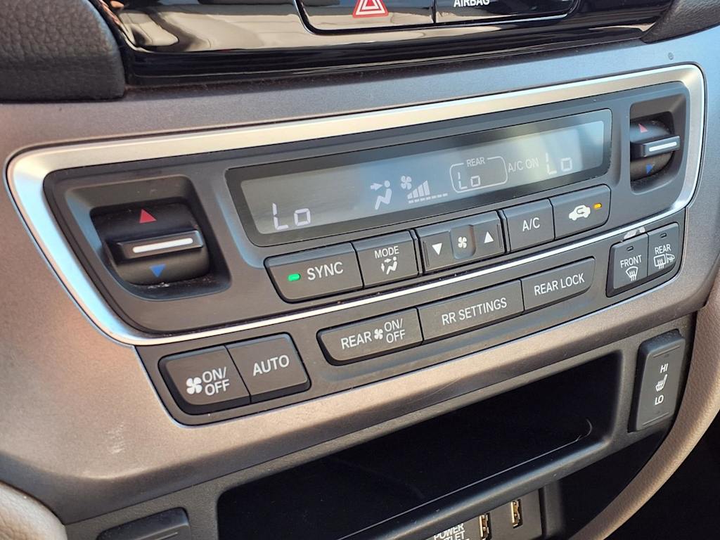 Thumbnail: 2016 Honda Pilot - 24