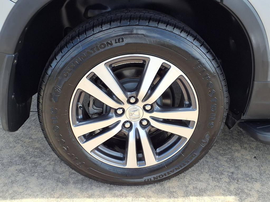 Thumbnail: 2017 Honda Pilot - 8