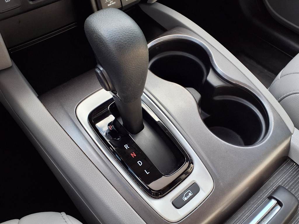 Thumbnail: 2017 Honda Pilot - 15