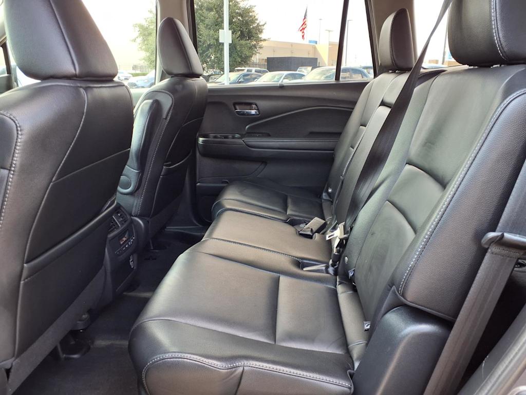 Thumbnail: 2019 Honda Pilot - 18
