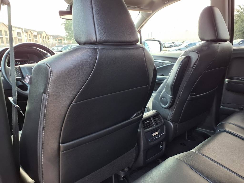 Thumbnail: 2019 Honda Pilot - 10