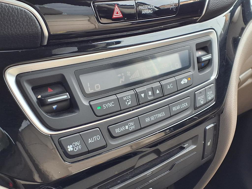 Thumbnail: 2019 Honda Pilot - 23