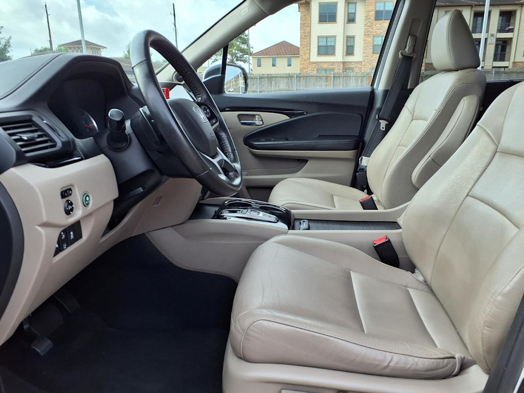 Thumbnail: 2019 Honda Pilot - 10
