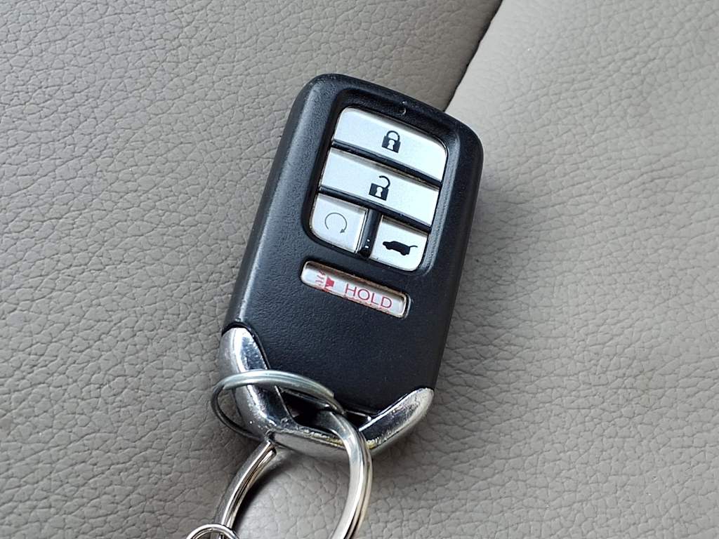Thumbnail: 2019 Honda Pilot - 18