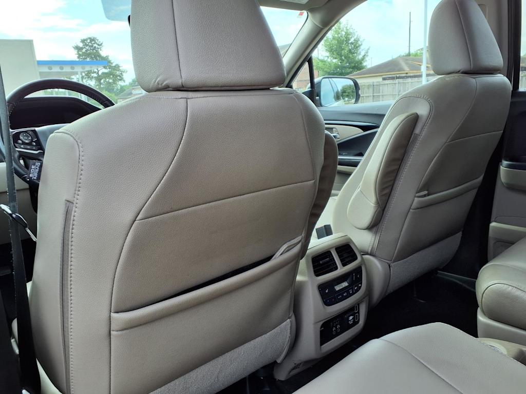 Thumbnail: 2019 Honda Pilot - 12