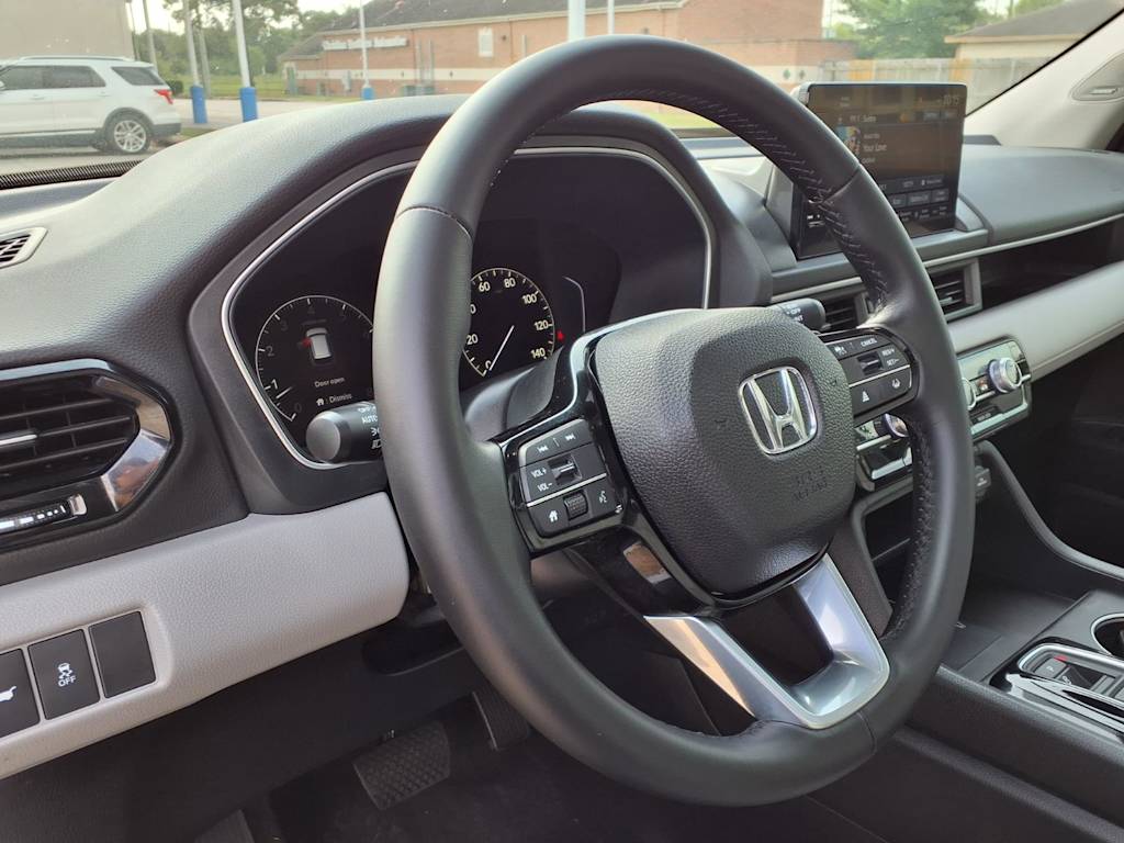 Thumbnail: 2023 Honda Pilot - 2