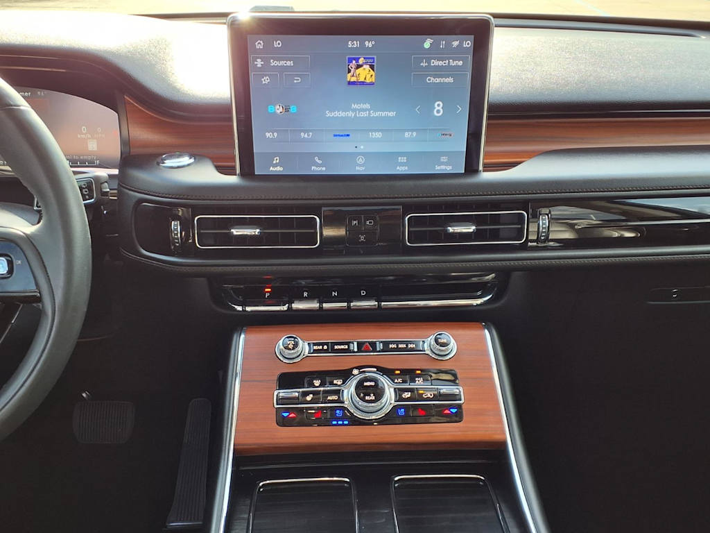 Thumbnail: 2024 Lincoln Aviator - 13