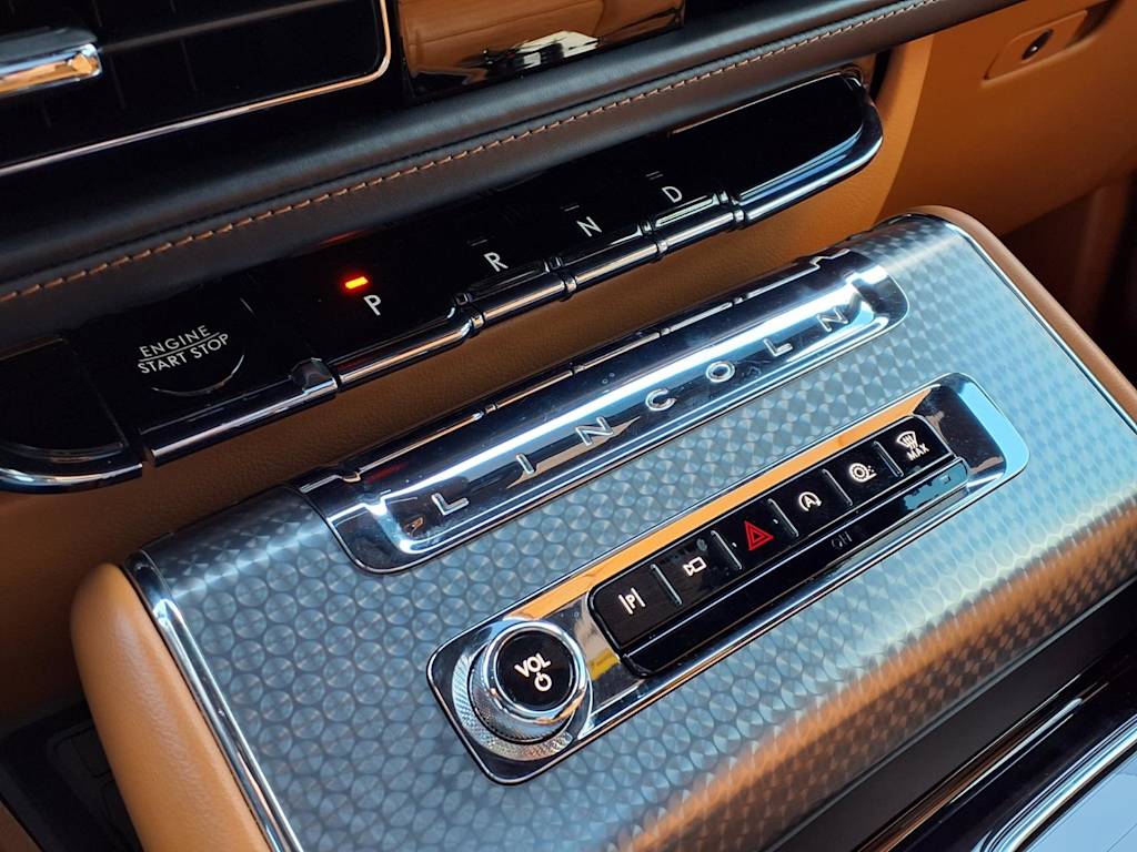 Thumbnail: 2025 Lincoln Aviator - 7