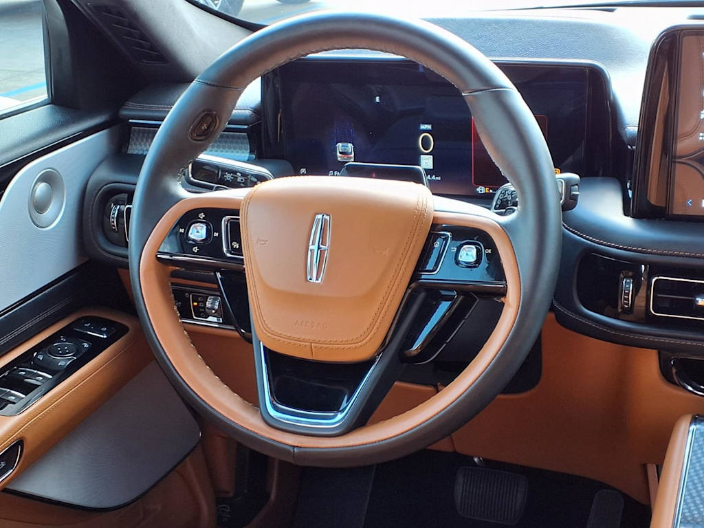 Thumbnail: 2025 Lincoln Aviator - 13