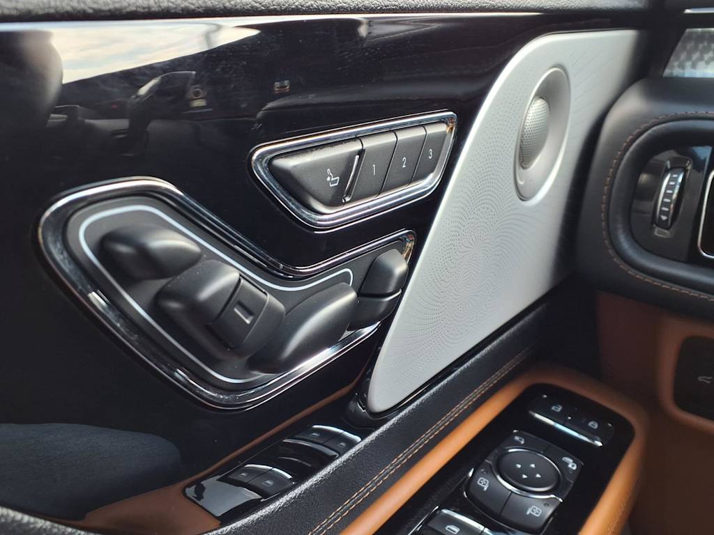 Thumbnail: 2025 Lincoln Aviator - 24