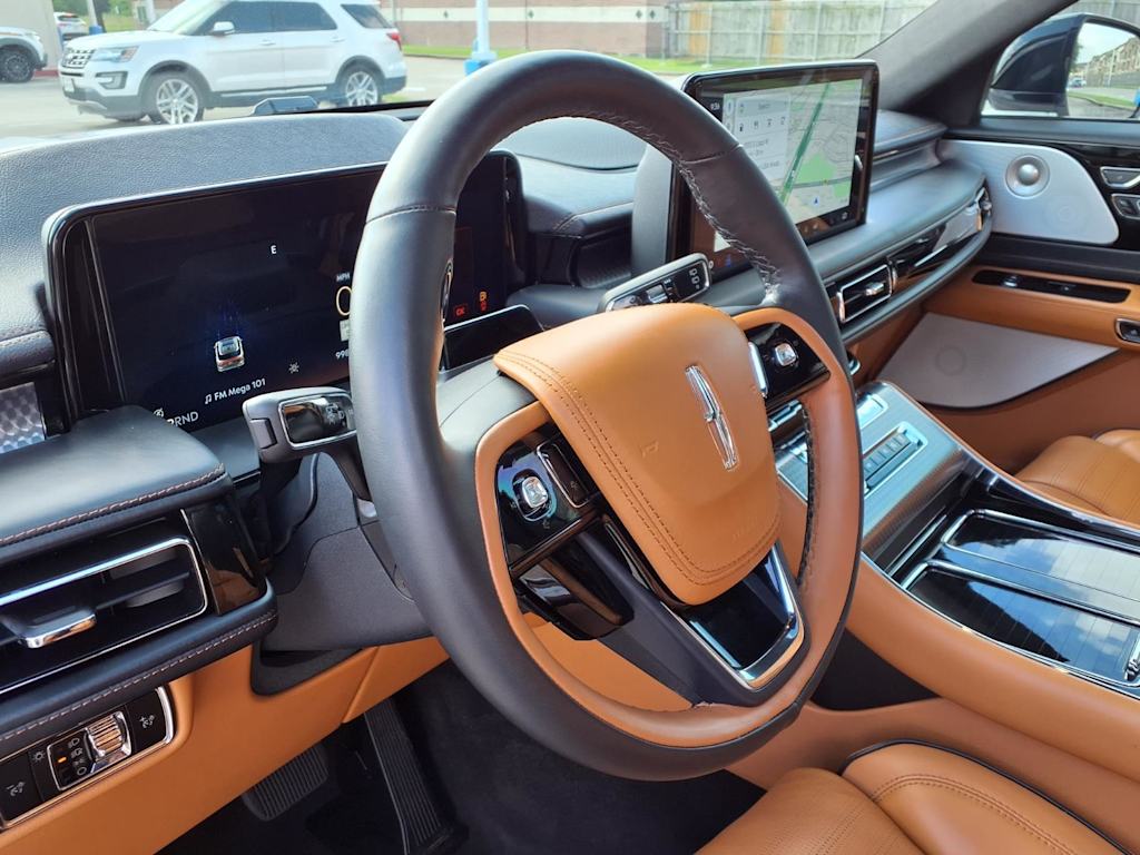 Thumbnail: 2025 Lincoln Aviator - 2