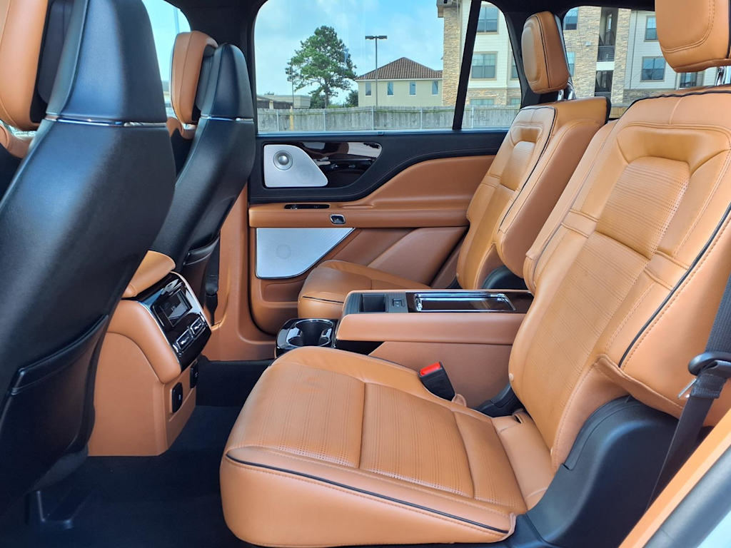 Thumbnail: 2025 Lincoln Aviator - 12
