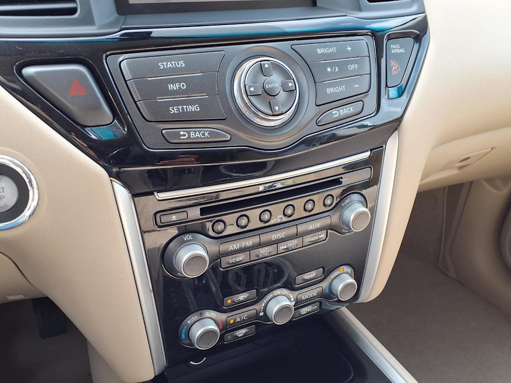 Thumbnail: 2014 Nissan Pathfinder - 22