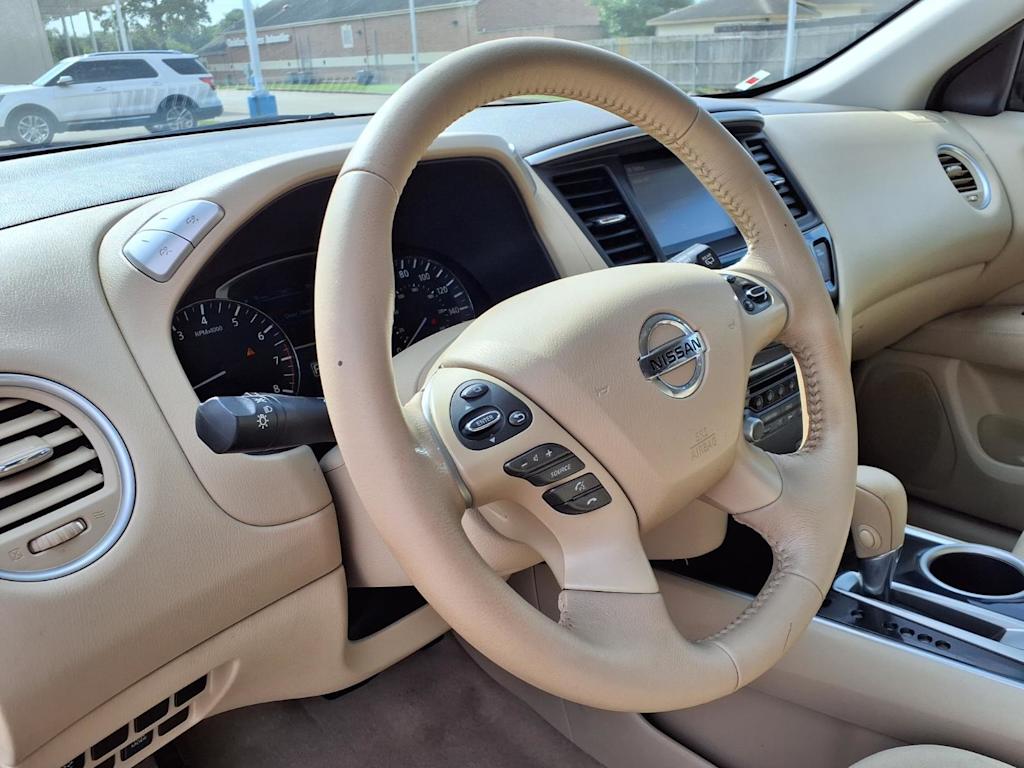 Thumbnail: 2014 Nissan Pathfinder - 2