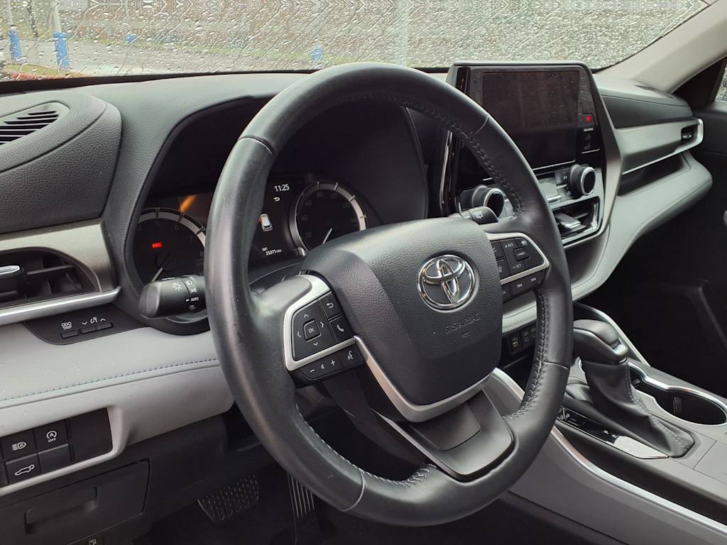Thumbnail: 2024 Toyota Highlander - 2