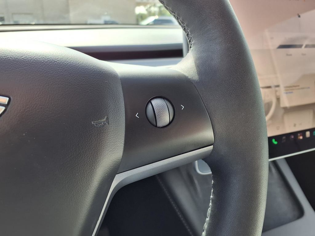 Thumbnail: 2023 Tesla Model Y - 22