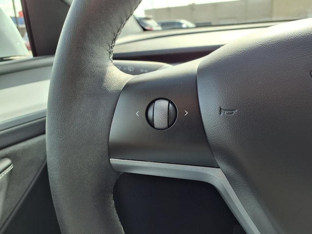 Thumbnail: 2023 Tesla Model Y - 21